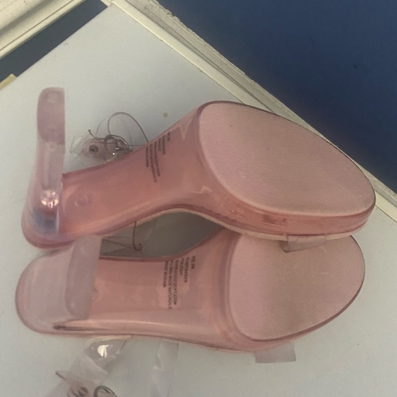 Torta Caliente Clear Nude Light Pink Sole Block 4” Heels Classy Chic Size 9M - Picture 5 of 7